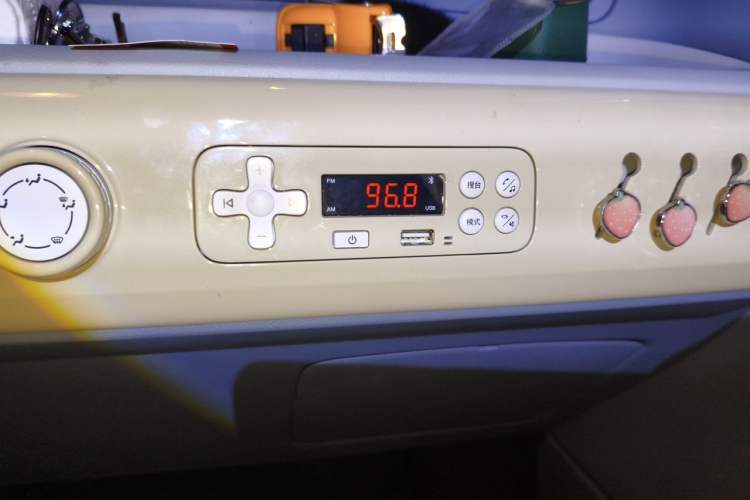 Used Bestune Pony 2024 170km Vitality Horse Audio And AC Panel