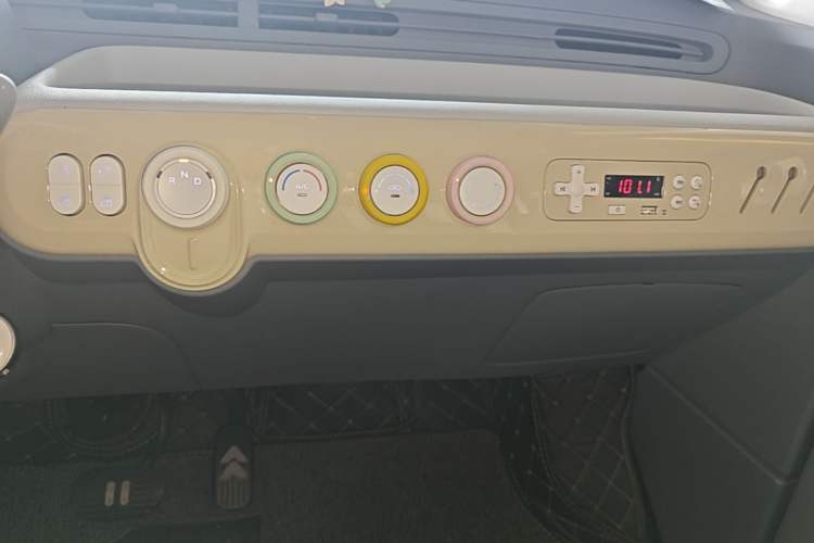 Used Bestune Pony 2024 170km Vitality Horse Audio And AC Panel