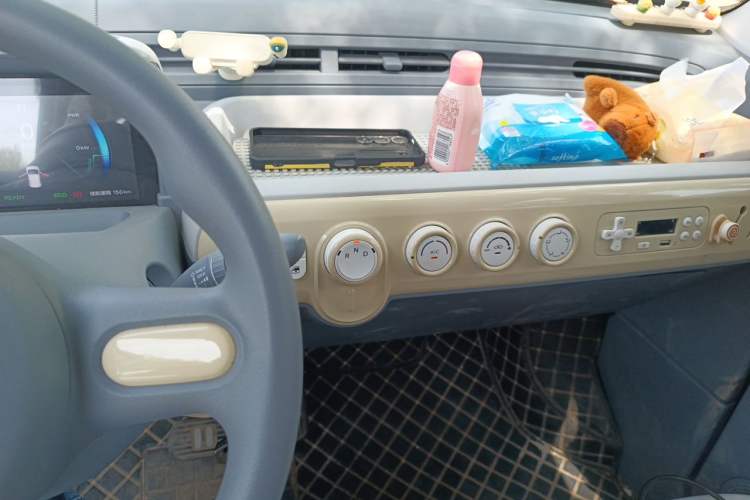 Used Bestune Pony 2024 170km Vitality Horse Audio And AC Panel
