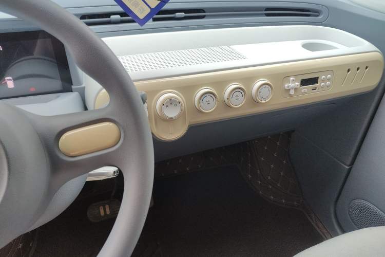 Used Bestune Pony 2024 170km Vitality Horse Audio And AC Panel