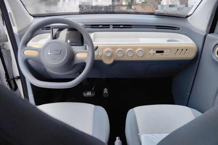 Used Bestune Pony 2024 170km Vitality Horse Center Console