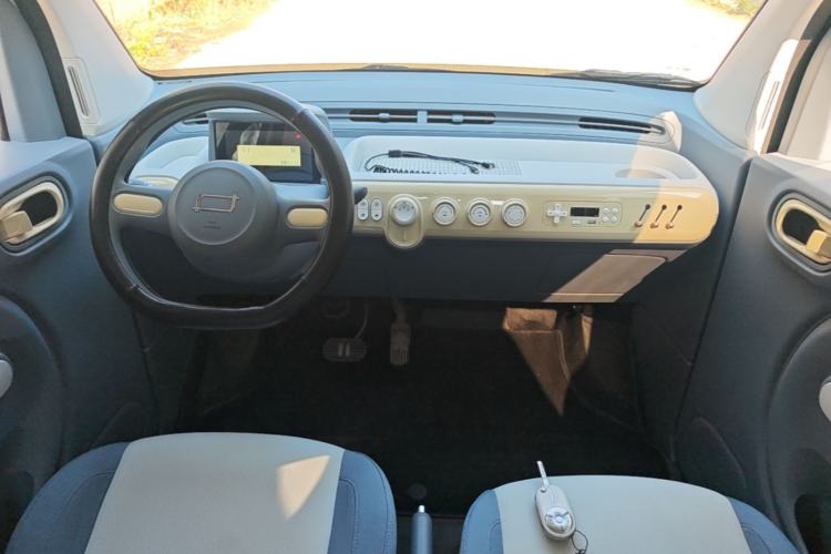 Used Bestune Pony 2024 170km Range Energizing Horse Center Console