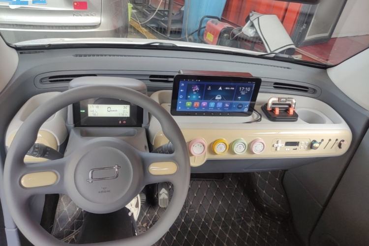 Used Bestune Pony 2024 170km Range Energizing Horse Center Console