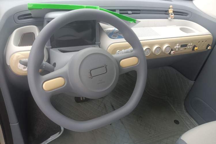 Used Bestune Pony 2024 170km Range Energizing Horse Center Console