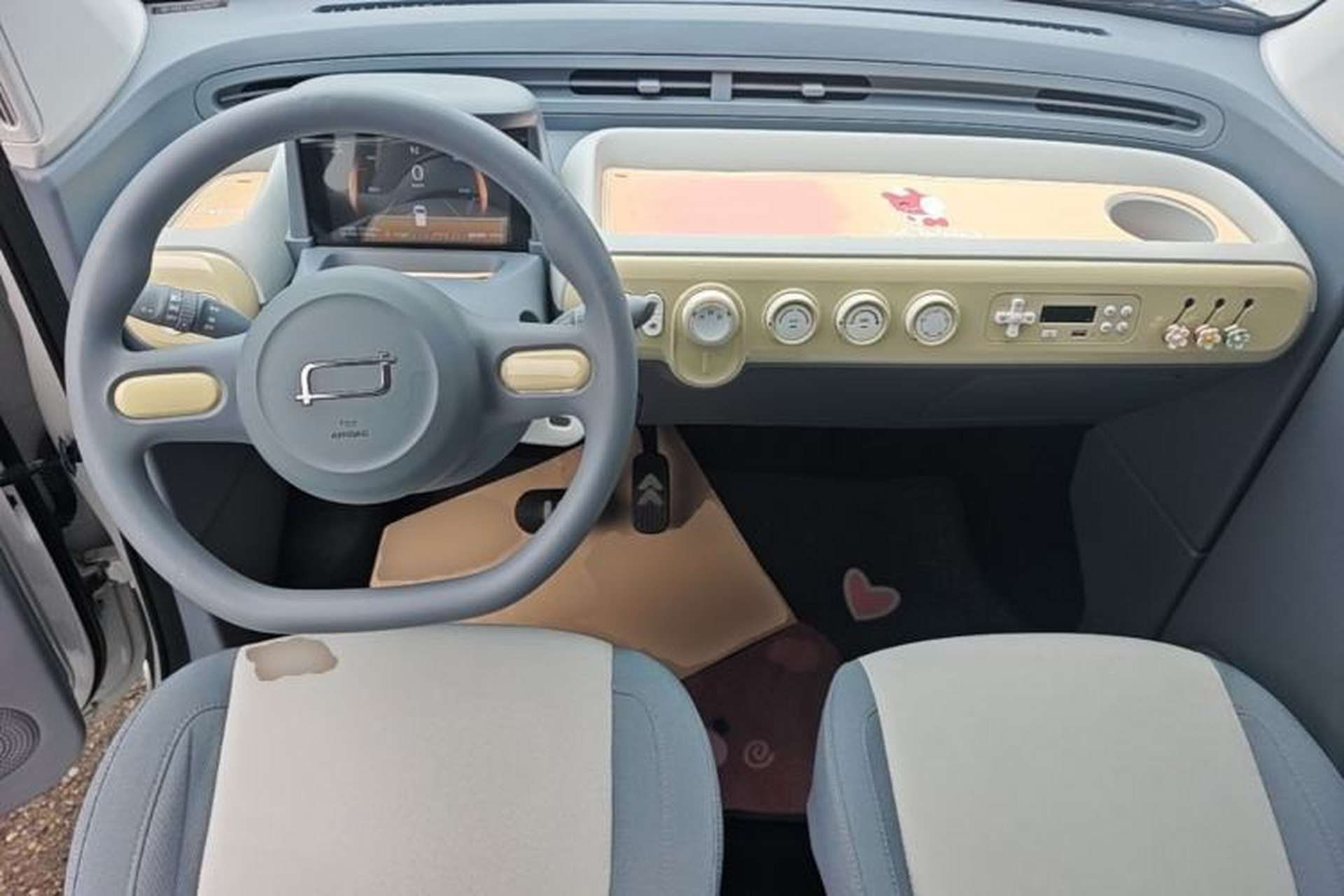 Used Bestune Pony 2024 170km Vitality Horse Center Console