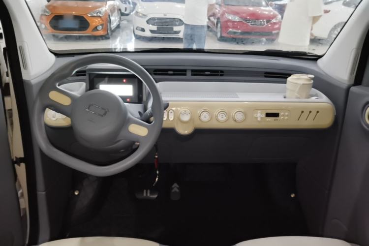 Used Bestune Pony 2024 122km Cute and Fun Horse Center Console