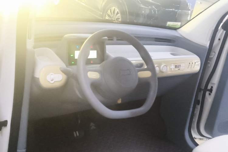Used Bestune Pony 2024 122km Cute and Fun Horse Center Console