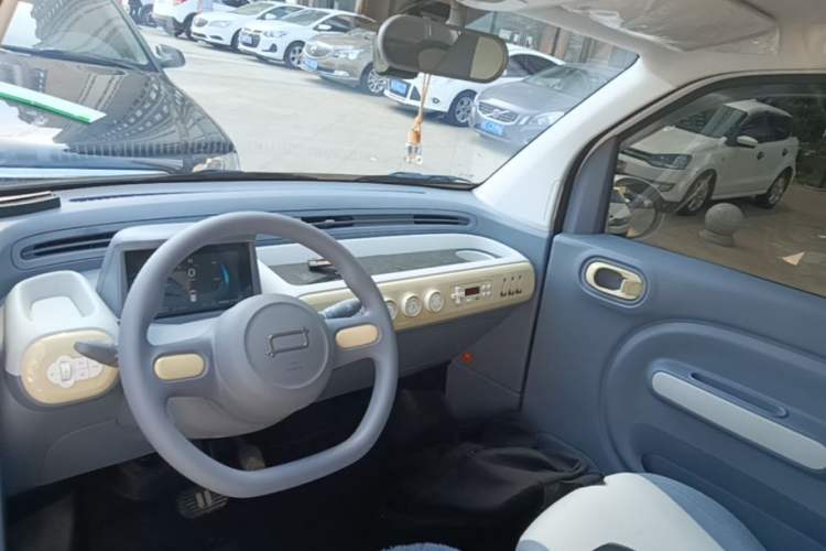 Used Bestune Pony 2024 170km Vitality Horse Center Console