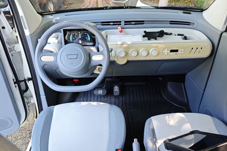 Used Bestune Pony 2024 170km Vitality Horse Center Console