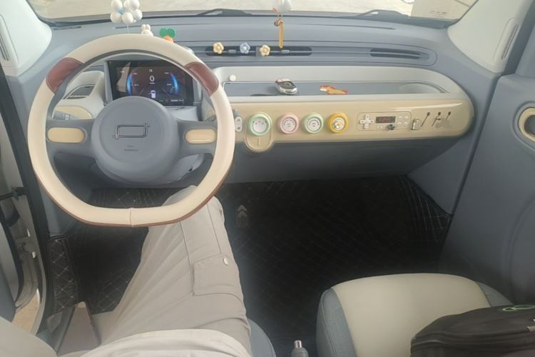 Used Bestune Pony 2024 170km Vitality Horse Center Console