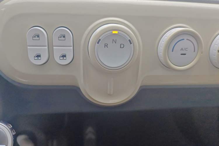 Used Bestune Pony 2024 170km Range Energizing Horse Gear Lever