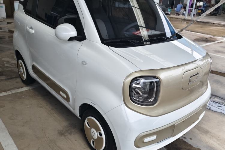 Used Bestune Pony 2024 170km Range Energizing Horse Interior 3