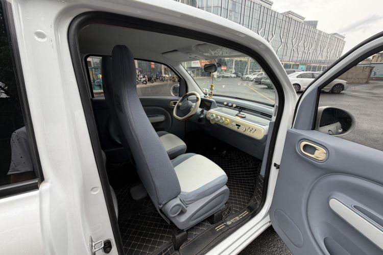 Used Bestune Pony 2024 170km Vitality Horse Interior 3