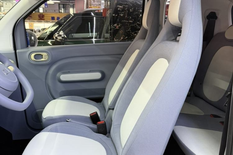 Used Bestune Pony 2024 170km Vitality Horse Interior 4
