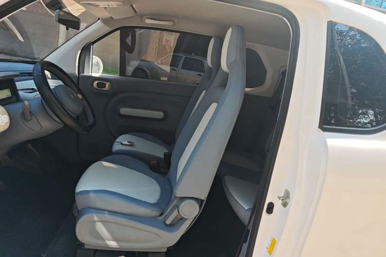 Used Bestune Pony 2024 170km Range Energizing Horse Left Front Seat