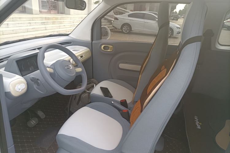 Used Bestune Pony 2024 170km Range Energizing Horse Left Front Seat