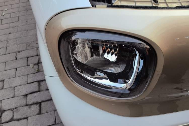 Used Bestune Pony 2024 170km Vitality Horse Right Front Headlight