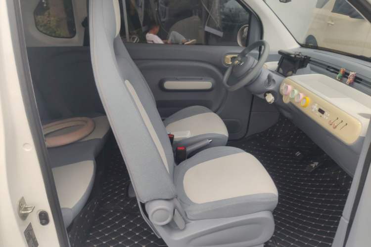 Used Bestune Pony 2024 170km Vitality Horse Right Front Seat