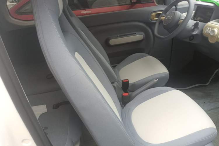 Used Bestune Pony 2024 170km Range Energizing Horse Right Front Seat