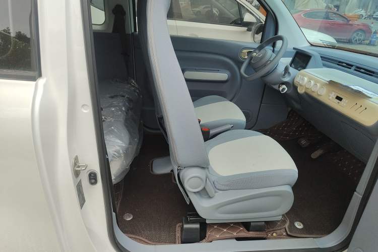 Used Bestune Pony 2024 170km Vitality Horse Right Front Seat