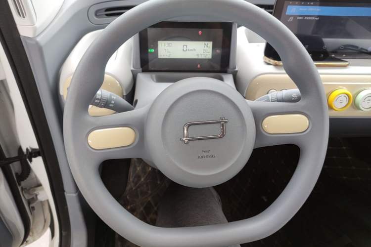 Used Bestune Pony 2024 170km Range Energizing Horse Steering Wheel
