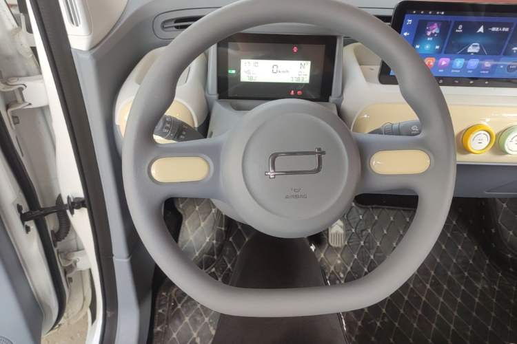 Used Bestune Pony 2024 170km Range Energizing Horse Steering Wheel