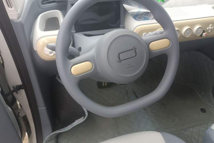 Used Bestune Pony 2024 170km Range Energizing Horse Steering Wheel