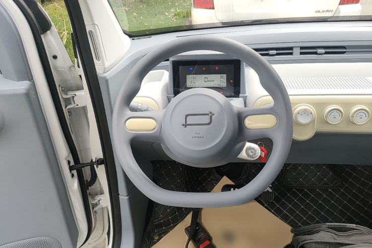 Used Bestune Pony 2024 170km Range Energizing Horse Steering Wheel