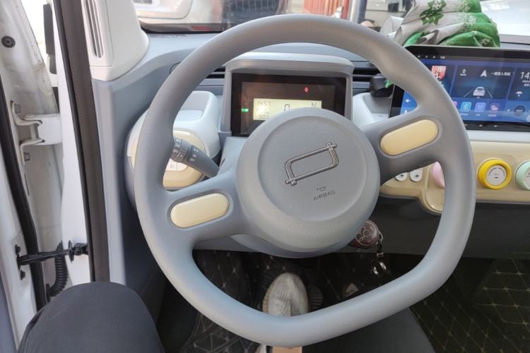 Used Bestune Pony 2024 170km Range Energizing Horse Steering Wheel