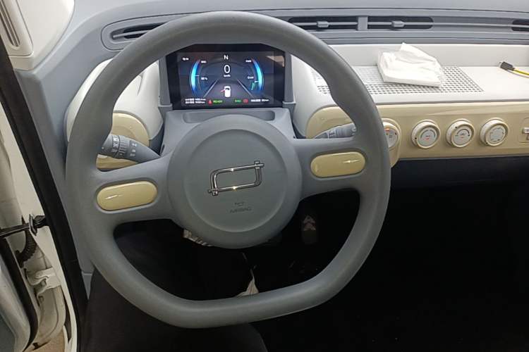 Used Bestune Pony 2024 170km Range Energizing Horse Steering Wheel