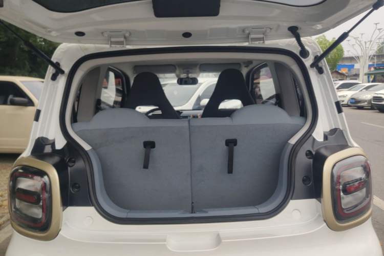 Used Bestune Pony 2024 170km Vitality Horse Trunk