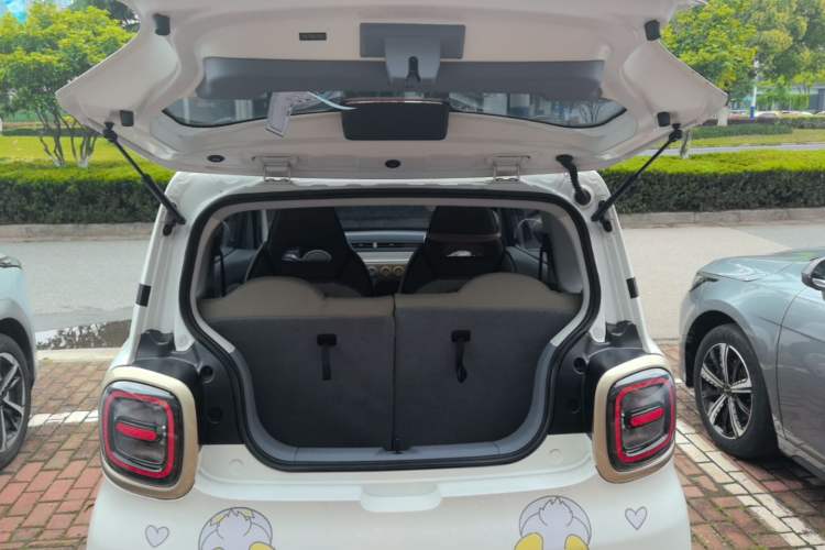 Used Bestune Pony 2024 170km Vitality Horse Trunk