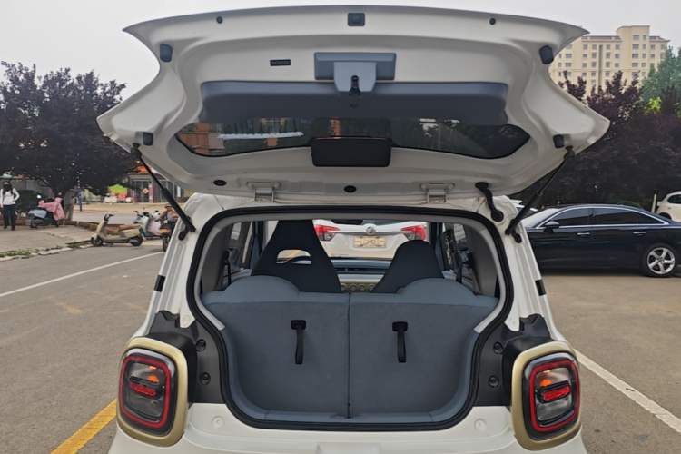 Used Bestune Pony 2024 170km Vitality Horse Trunk