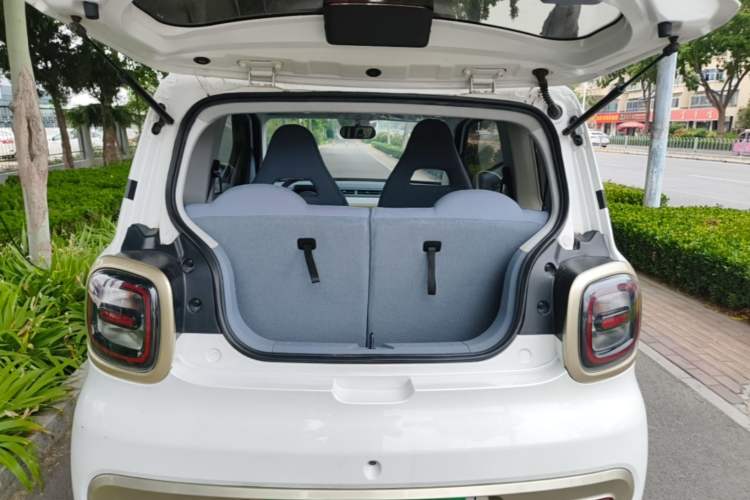Used Bestune Pony 2024 170km Vitality Horse Trunk