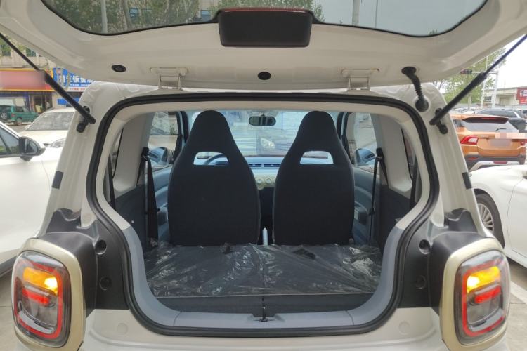 Used Bestune Pony 2024 170km Vitality Horse Trunk