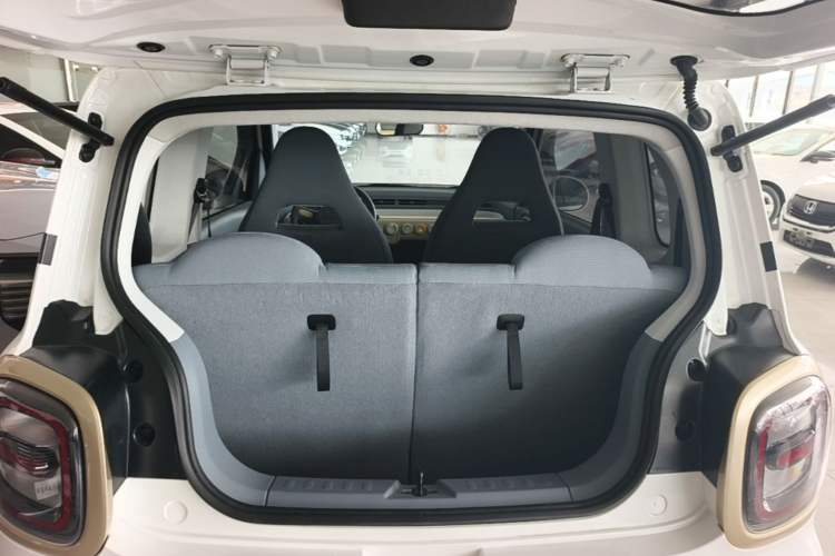 Used Bestune Pony 2024 170km Vitality Horse Trunk