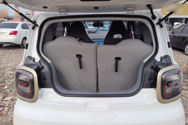 Used Bestune Pony 2024 170km Vitality Horse Trunk