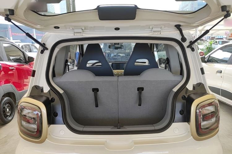 Used Bestune Pony 2024 170km Range Energizing Horse Trunk