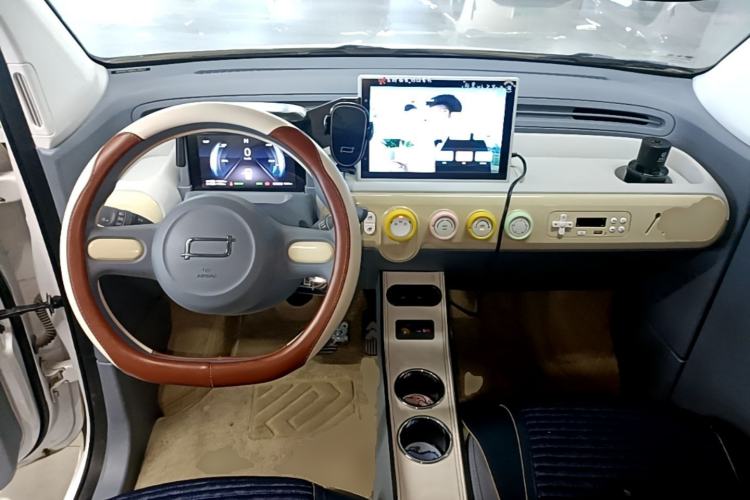 Used Bestune Pony 2024 170km Vitality Horse Center Console