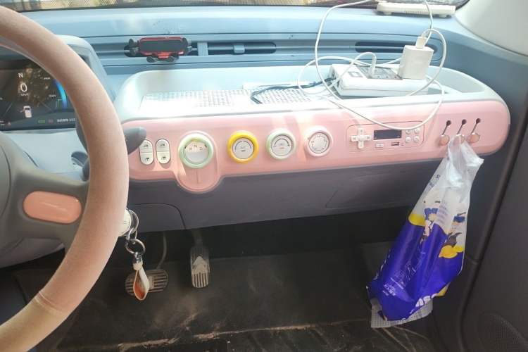 Used Bestune Pony 2025 222km Lightning Horse Audio And AC Panel