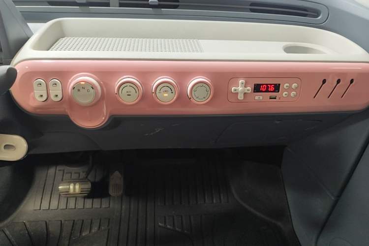 Used Bestune Pony 2025 222km Lightning Horse Audio And AC Panel