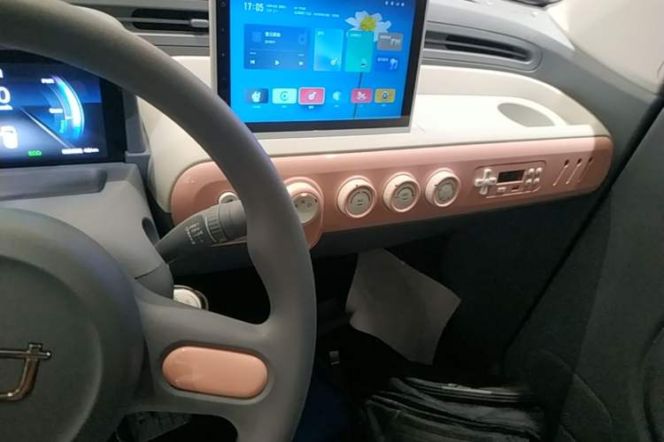 Used Bestune Pony 2025 222km Clever Horse Audio And AC Panel