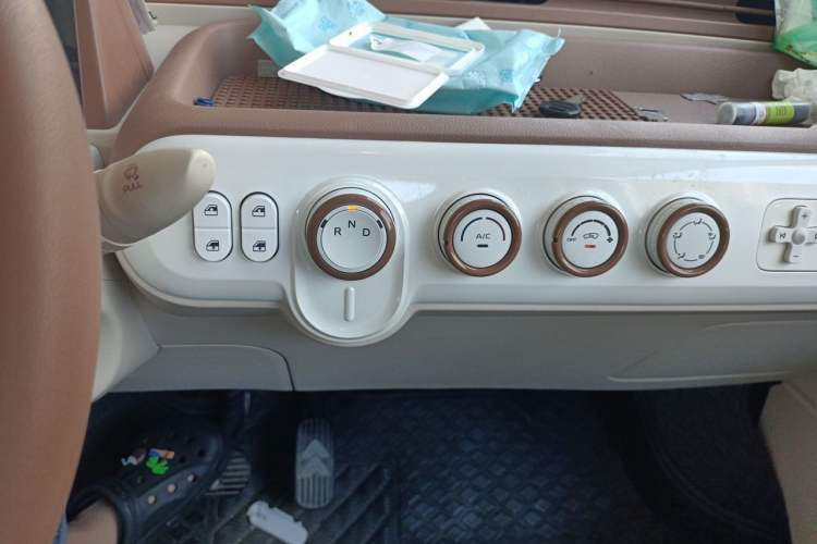 Used Bestune Pony 2025 222km Range Agile Horse Audio And AC Panel