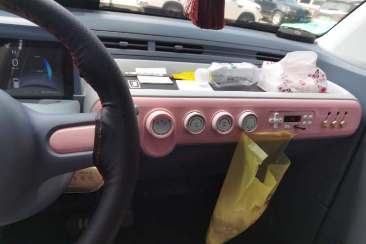 Used Bestune Pony 2025 222km Range Agile Horse Audio And AC Panel