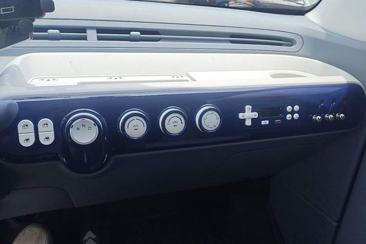 Used Bestune Pony 2025 222km Lightning Horse Audio And AC Panel