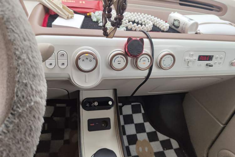 Used Bestune Pony 2025 222km Range Agile Horse Audio And AC Panel