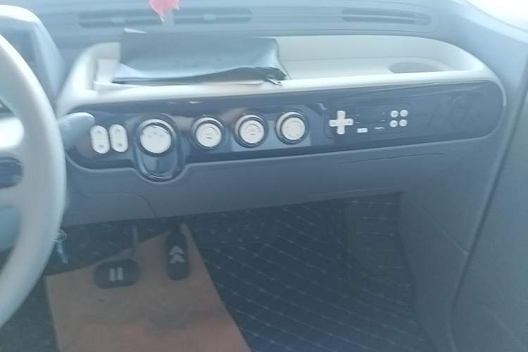 Used Bestune Pony 2025 222km Lightning Horse Audio And AC Panel