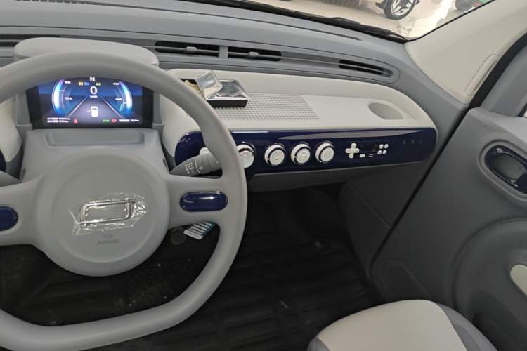 Used Bestune Pony 2025 222km Lightning Horse Audio And AC Panel