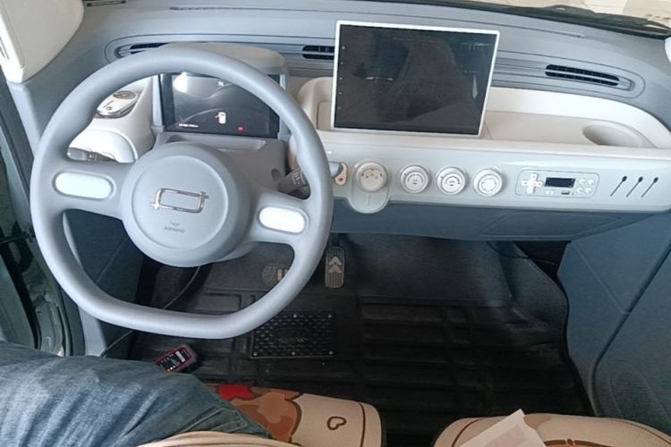 Used Bestune Pony 2025 222km Range Linglong Horse Center Console