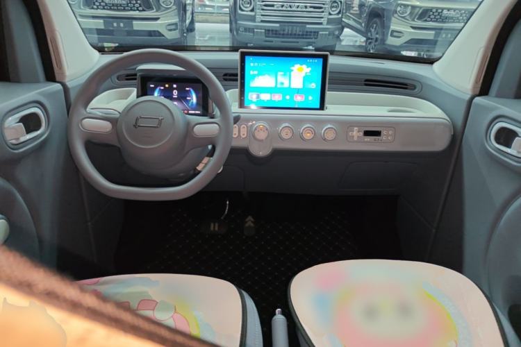 Used Bestune Pony 2025 222km Range Elegant Horse Center Console